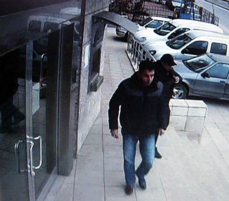 ATM fareleri güvenlik kamerasında dersin