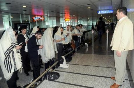 Havalimanında Yahudi ayini