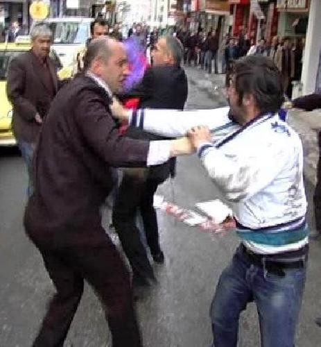 Dergi satan gençler gazi dövdü !
