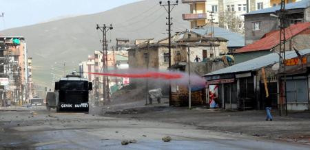 Hakkari yine karıştı
