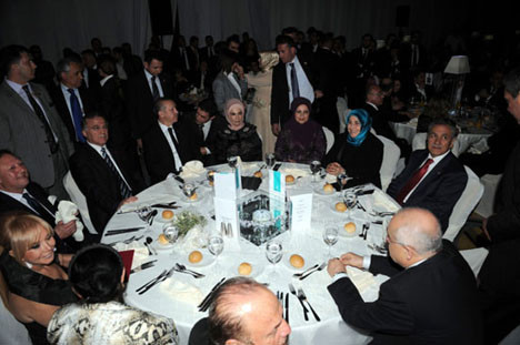Başbakan Erdoğan nikah şahidi oldu