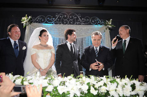 Başbakan Erdoğan nikah şahidi oldu
