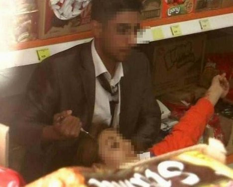 Kendini reddeden kızı rehin aldı