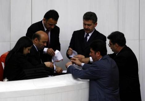 Milletvekilleri sıkılınca..