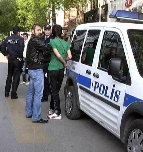 Polis yanlış kişiyi kelepçeledi