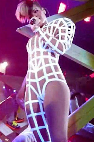 Lady Gagaya özeniyor!