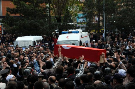 Şehitlere son veda..