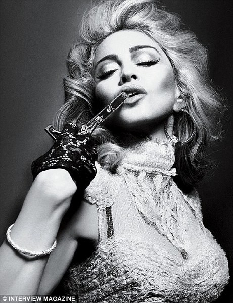 Madonnadan Photoshopsuz kareler