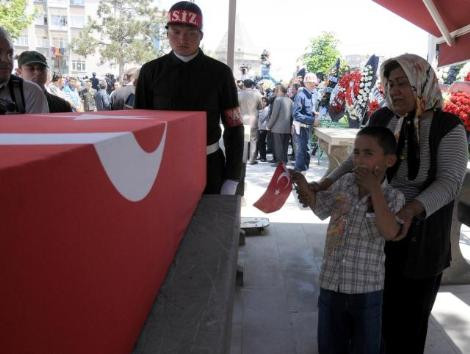 Şehit olan Uzman Çavuş uğurlandı