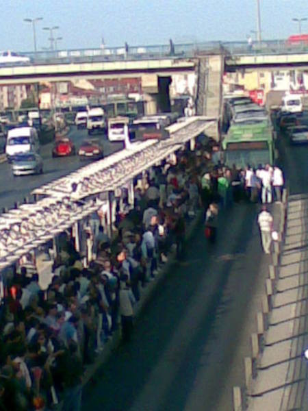 Metrobüste isyan çıktı