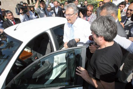 İstifadan sonra ilk kez Mecliste