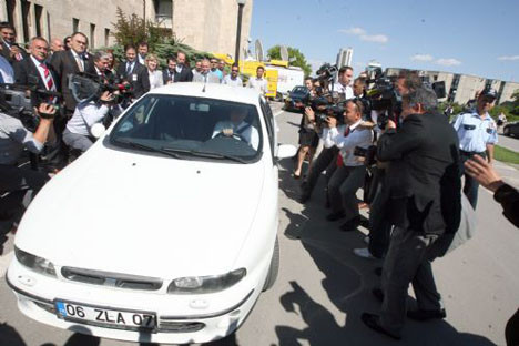 İstifadan sonra ilk kez Mecliste