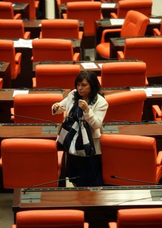 21 gün sonra eşiyle Meclis’te