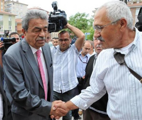 Eski bakan gözaltınmasına tepki