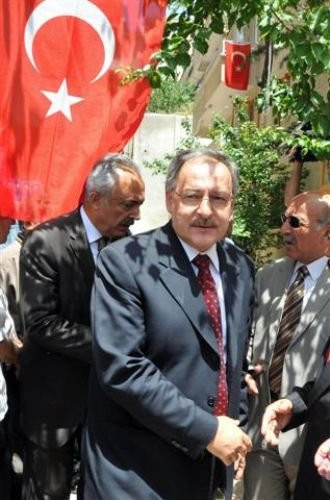 Eski bakan gözaltınmasına tepki