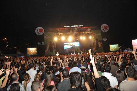 İstanbulda Rihanna fırtınası