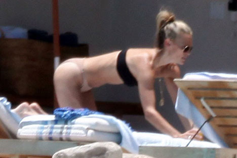 Molly Sims tatilde