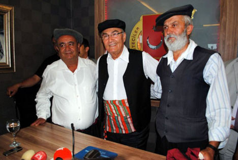 Yörük Baykal meydanlarda