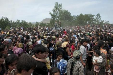 Özbekistan sınırında can pazarı