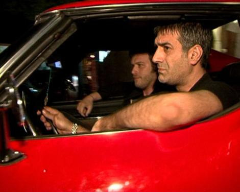Kıvançın arabası yandı