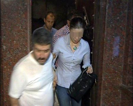 Mankenin evine fuhuş baskını