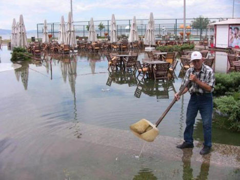 İzmir bir saatte Venedike döndü