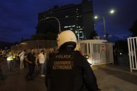 Yunanistanda bombalı saldırı