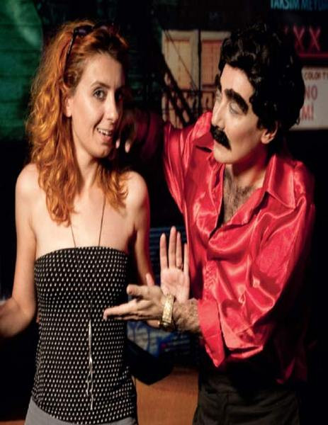 Sibel Tüzün kılıktan kılığa girdi