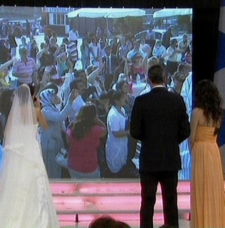 Esra Erol canlı yayında evlendi !