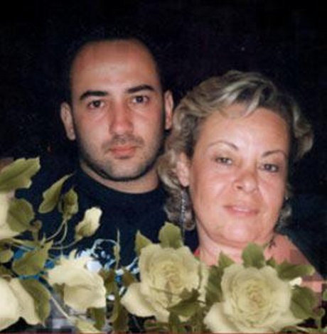 Ayşecik kanseri yenen eşini boşuyor