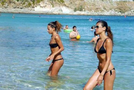 Çılgınlar adasında tatil yapıyorlar