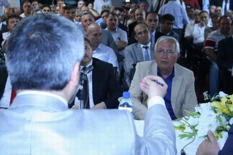 Bakandan Başkana fırça