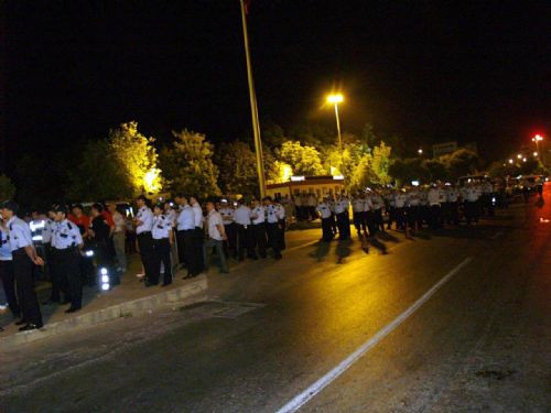 MHPnin bu pankartı ortalığı karıştırdı !