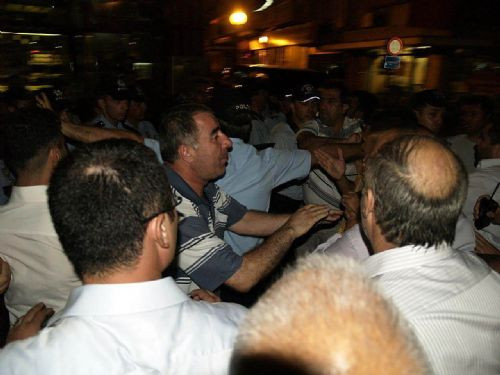 MHPnin bu pankartı ortalığı karıştırdı !