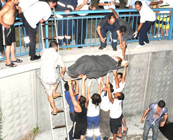 Ayamama Deresinde can pazarı