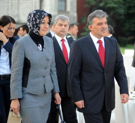 Şehit ailelerine Sarayda iftar yemeği