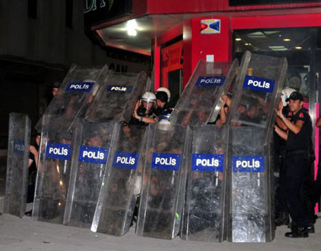 Vanda olaylı gece!