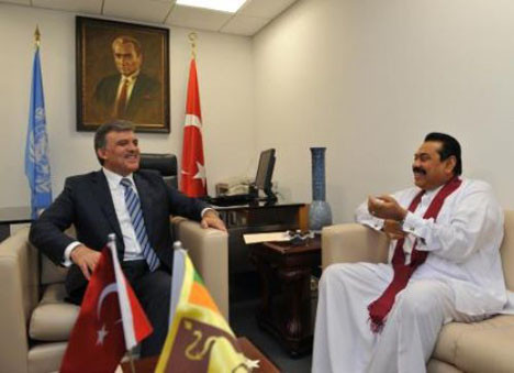 Gül, Ahmedinejadla görüştü!