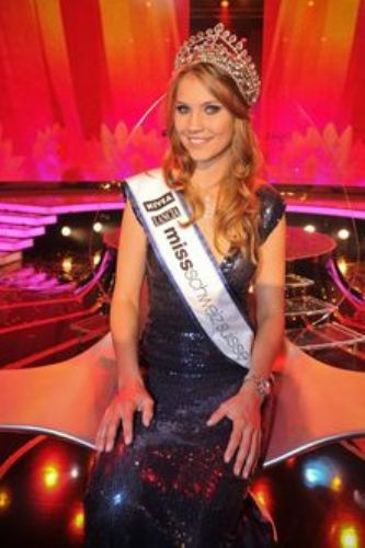 2010 İsviçre Güzeli Kerstin Cook!