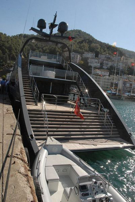 Uzay mekiği gibi yat!