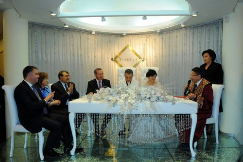 Erdoğan nikah şahitliği yaptı