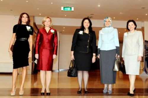 First Ladylerin şıklık yarışı!