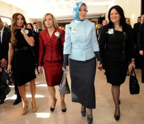 First Ladylerin şıklık yarışı!