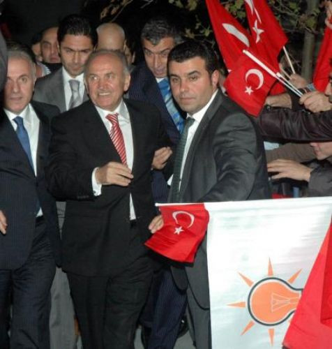 Başbakan gibi karşılandı