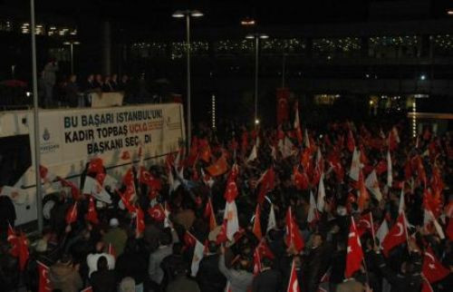 Başbakan gibi karşılandı