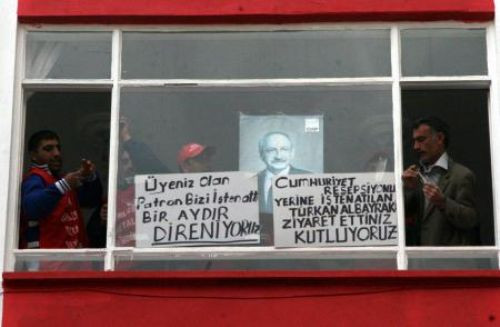 İşçiler CHP binasını işgal etti