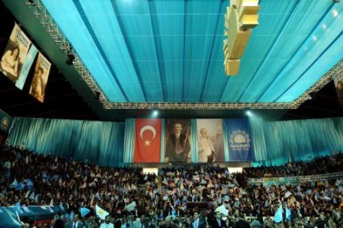 Numan Kurtulmuşun ilk büyük kongresi