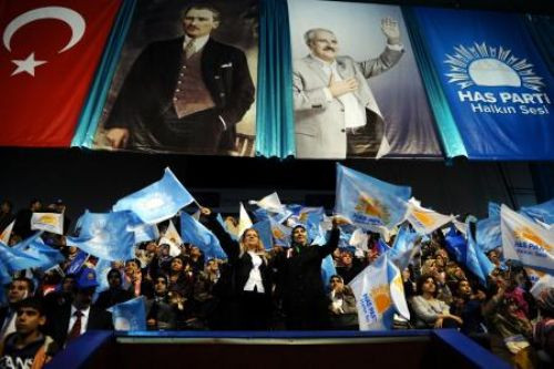 Numan Kurtulmuşun ilk büyük kongresi