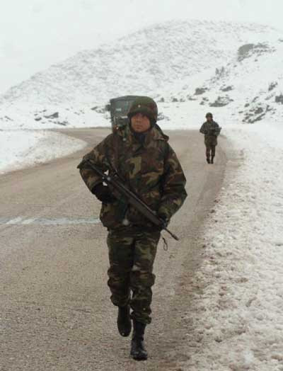 Karda operasyon devam ediyor