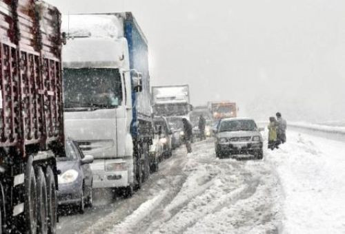 TEM 3 saat ulaşıma kapandı